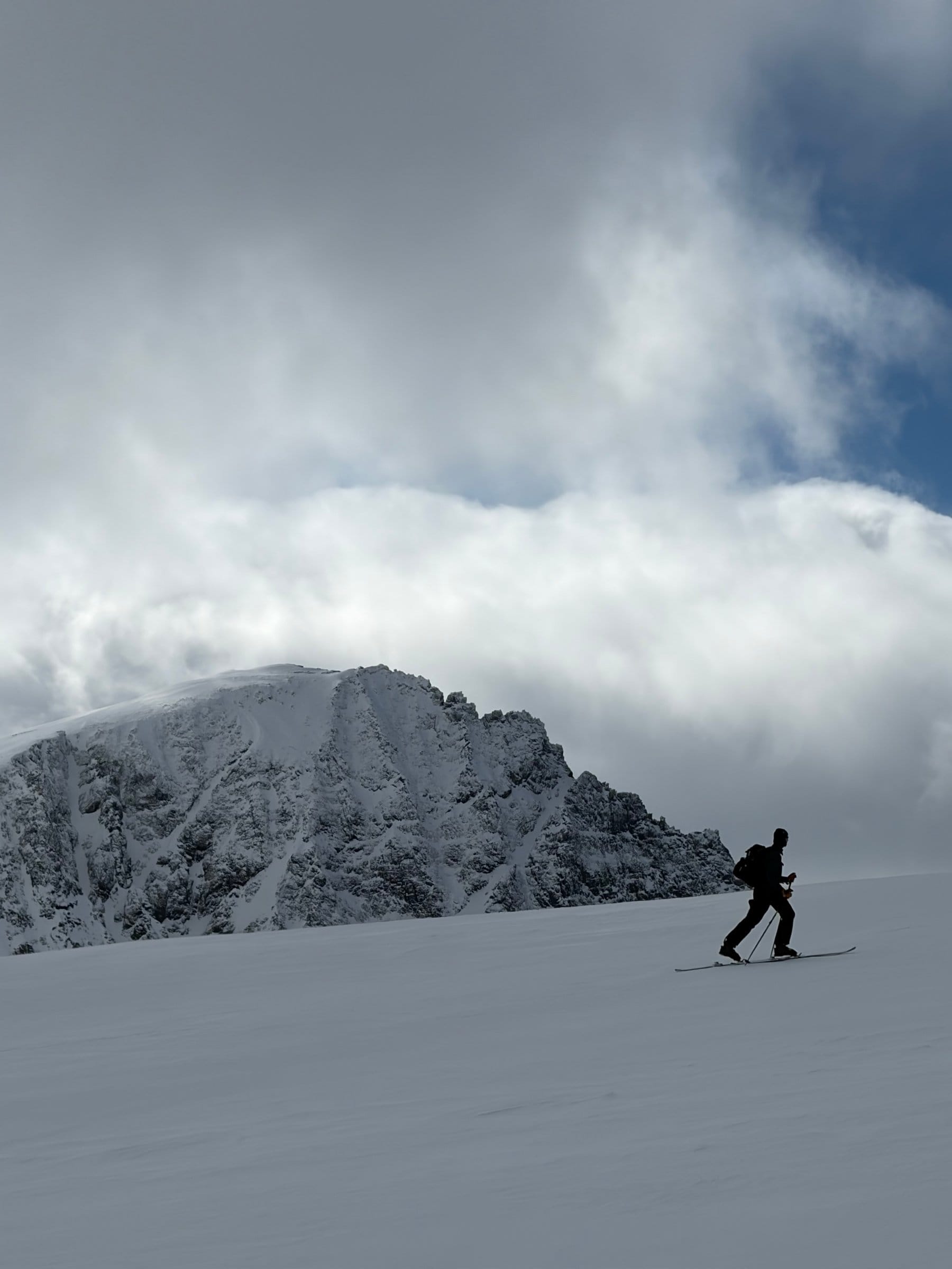 Ystevasshornet med Dalemannshornet i bakgrunnen